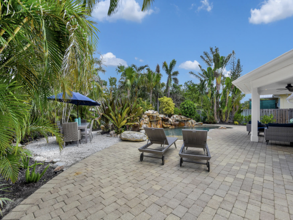 Naples Vacation Home With Private Pool Short Walk To Beach